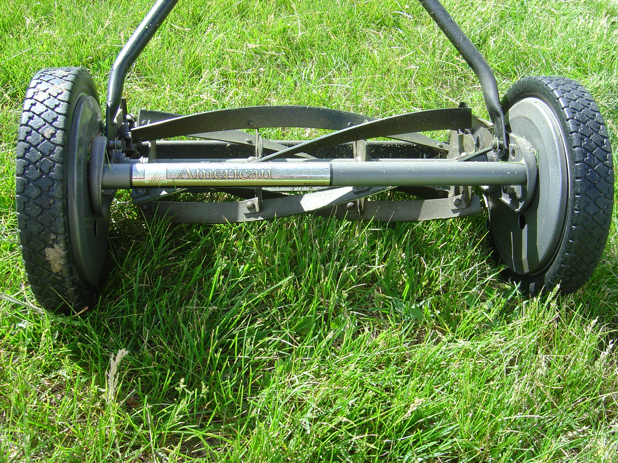 Relics: The push reel lawn mower • words and images