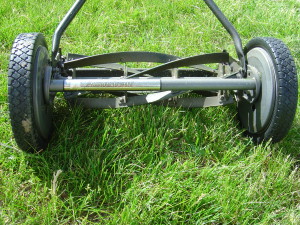 Push reel lawn mower